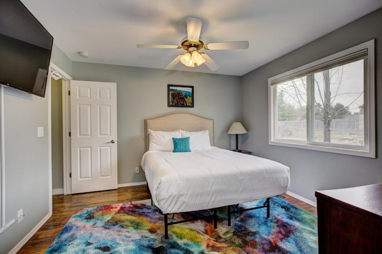 Hello Dolly: Cozy 3-Bed Retreat with Fireplace near Trails and River Eagle Exterior photo