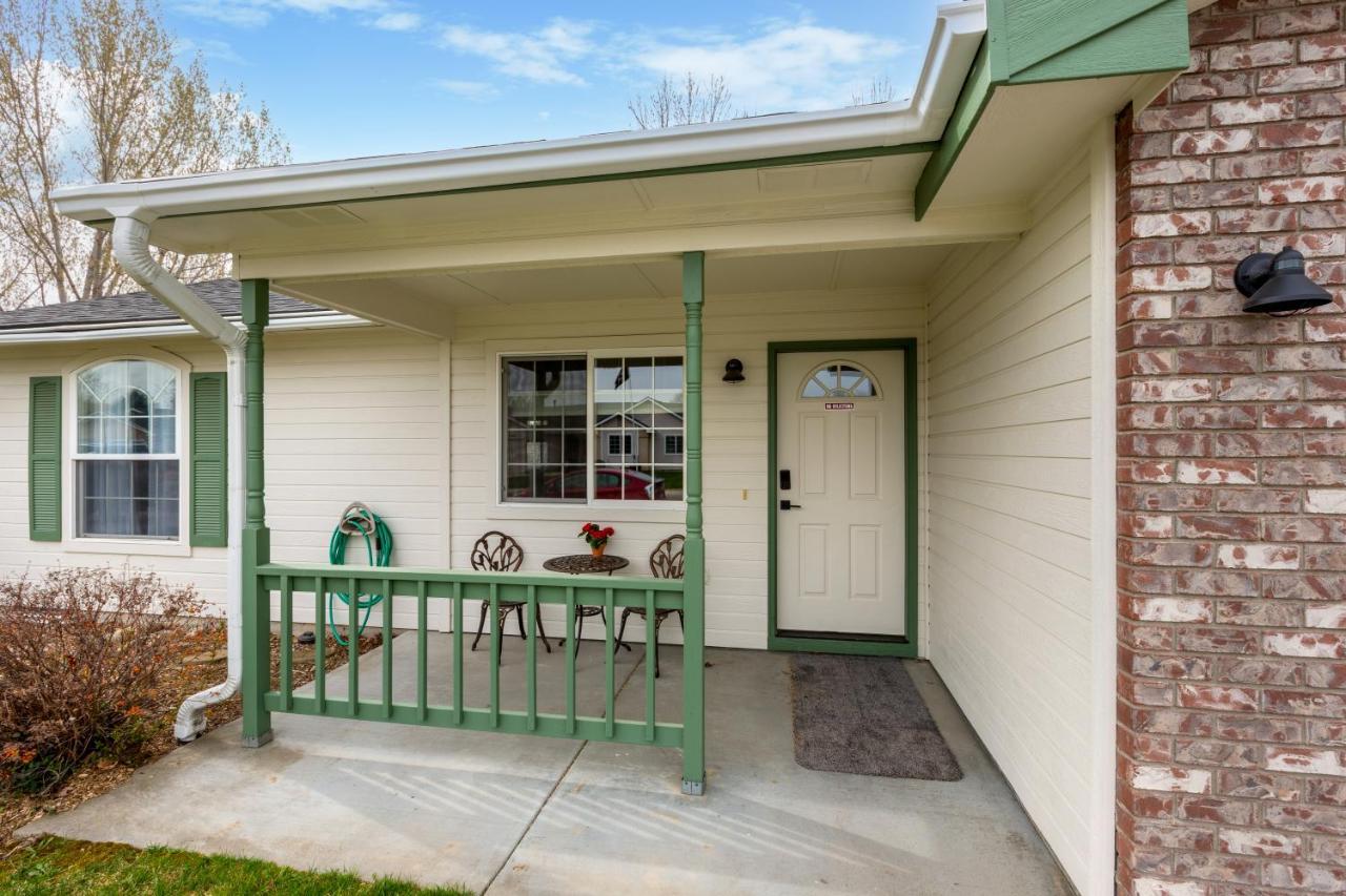 Hello Dolly: Cozy 3-Bed Retreat with Fireplace near Trails and River Eagle Exterior photo